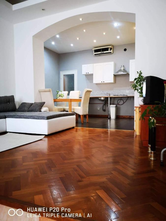 Patrik Apartman Szekesfehervar Ngoại thất bức ảnh